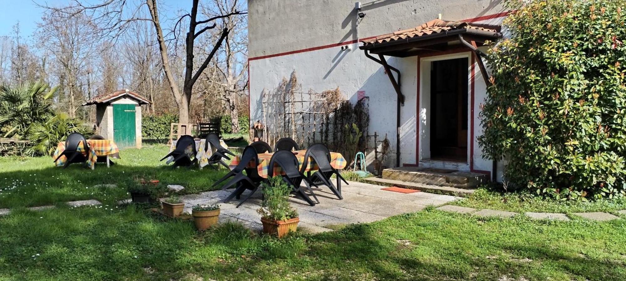 Stasion Di Pueste Nogaredo Bagian luar foto
